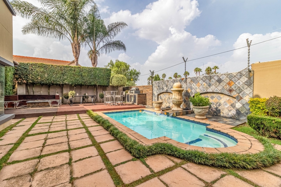  Bedroom Property for Sale in Kensington Gauteng