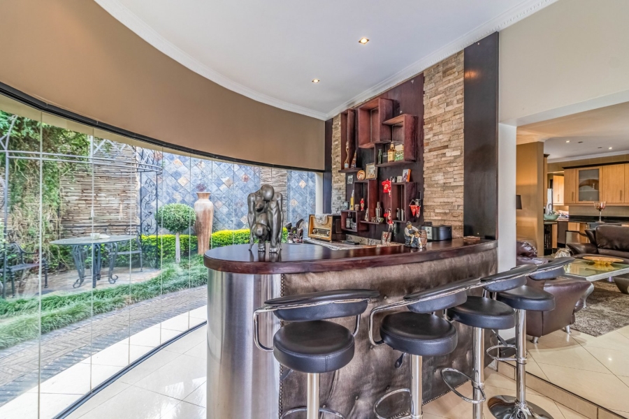  Bedroom Property for Sale in Kensington Gauteng