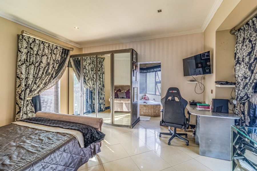  Bedroom Property for Sale in Kensington Gauteng