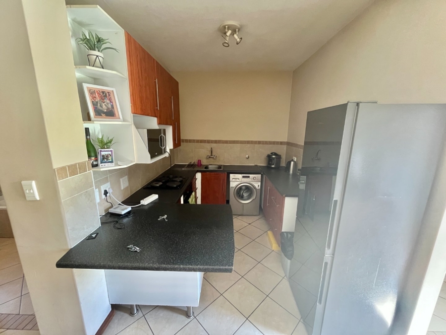 2 Bedroom Property for Sale in Erand Gardens Gauteng