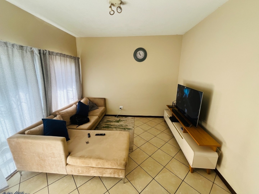 2 Bedroom Property for Sale in Erand Gardens Gauteng