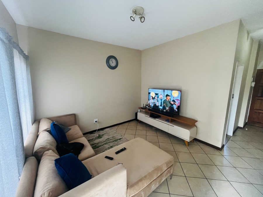 2 Bedroom Property for Sale in Erand Gardens Gauteng