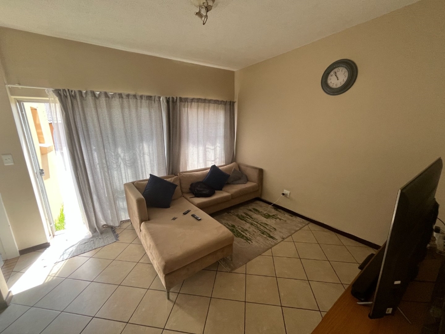 2 Bedroom Property for Sale in Erand Gardens Gauteng