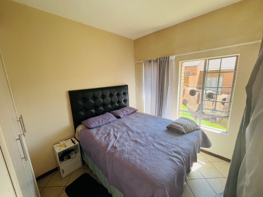 2 Bedroom Property for Sale in Erand Gardens Gauteng