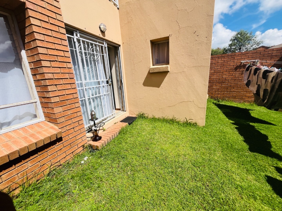 2 Bedroom Property for Sale in Erand Gardens Gauteng