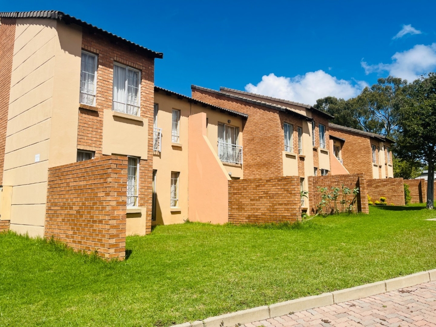 2 Bedroom Property for Sale in Erand Gardens Gauteng