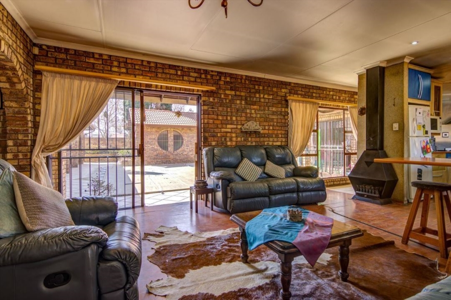 3 Bedroom Property for Sale in Sunward Park Gauteng