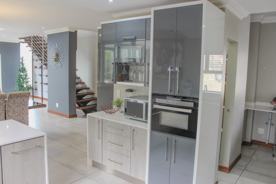 3 Bedroom Property for Sale in Midstream Ridge Gauteng