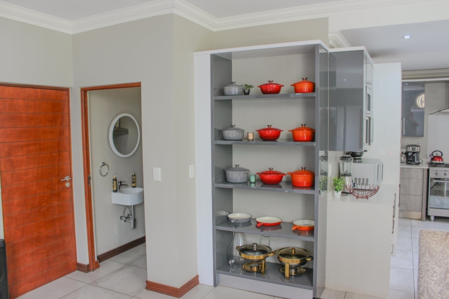 3 Bedroom Property for Sale in Midstream Ridge Gauteng