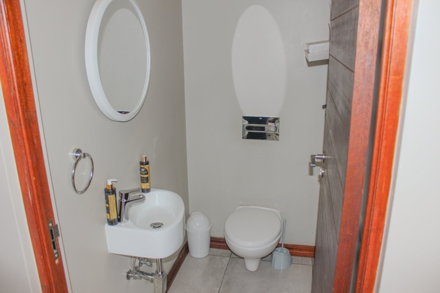 3 Bedroom Property for Sale in Midstream Ridge Gauteng