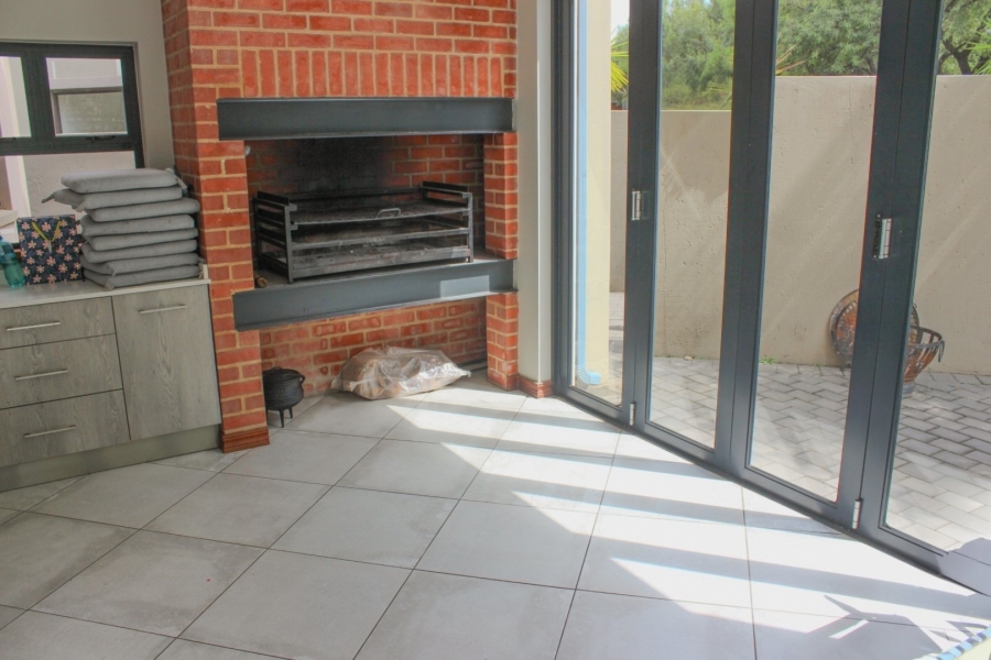 3 Bedroom Property for Sale in Midstream Ridge Gauteng