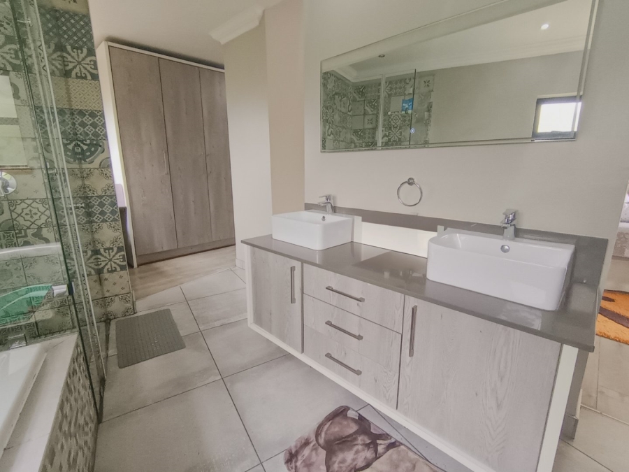 3 Bedroom Property for Sale in Midstream Ridge Gauteng