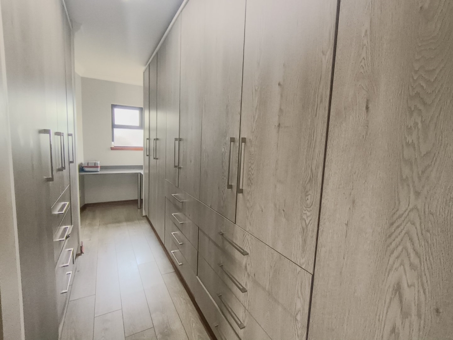 3 Bedroom Property for Sale in Midstream Ridge Gauteng