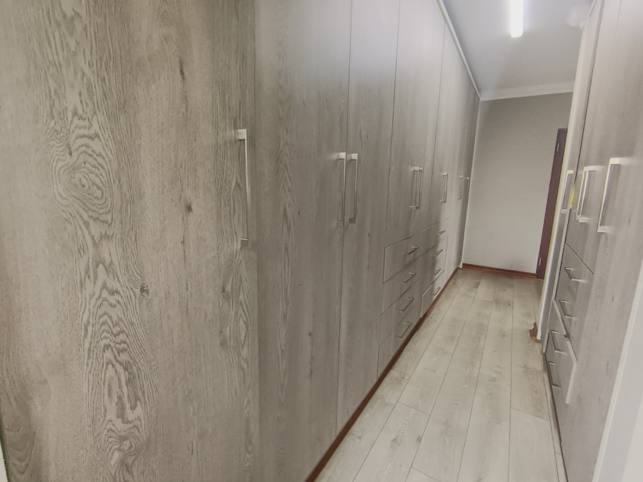 3 Bedroom Property for Sale in Midstream Ridge Gauteng