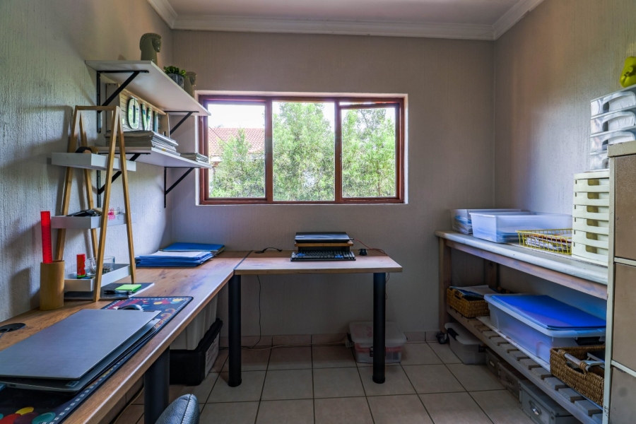 4 Bedroom Property for Sale in Silver Lakes Gauteng