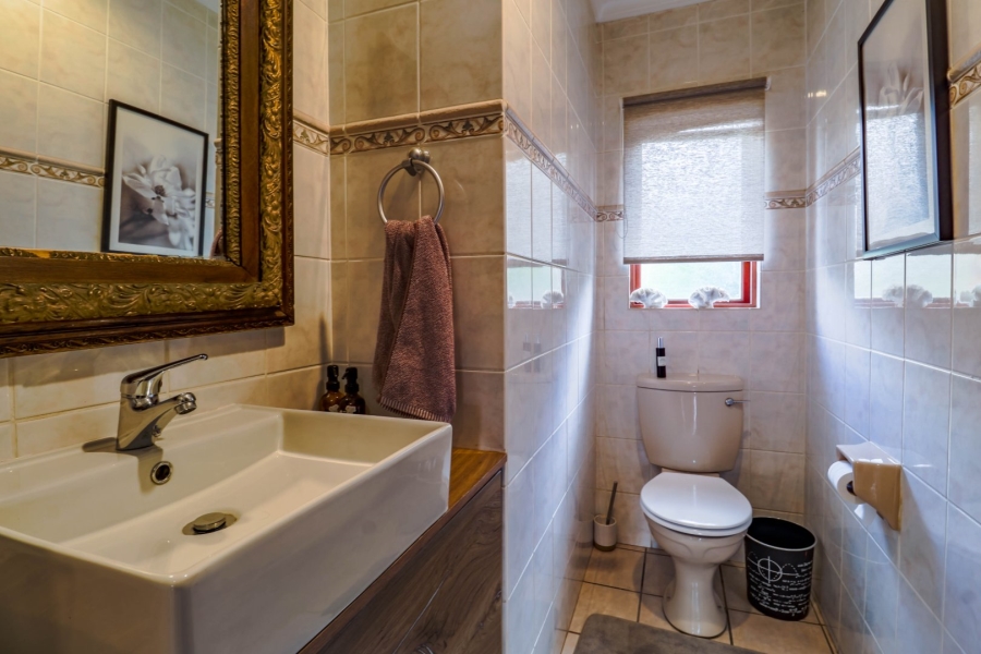 4 Bedroom Property for Sale in Silver Lakes Gauteng