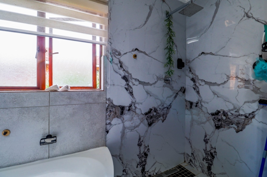 4 Bedroom Property for Sale in Silver Lakes Gauteng