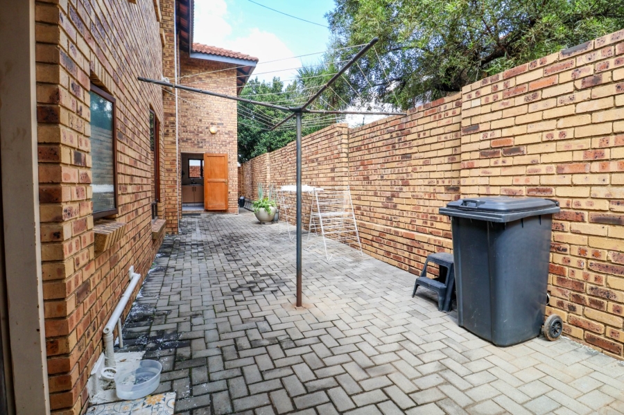 4 Bedroom Property for Sale in Silver Lakes Gauteng