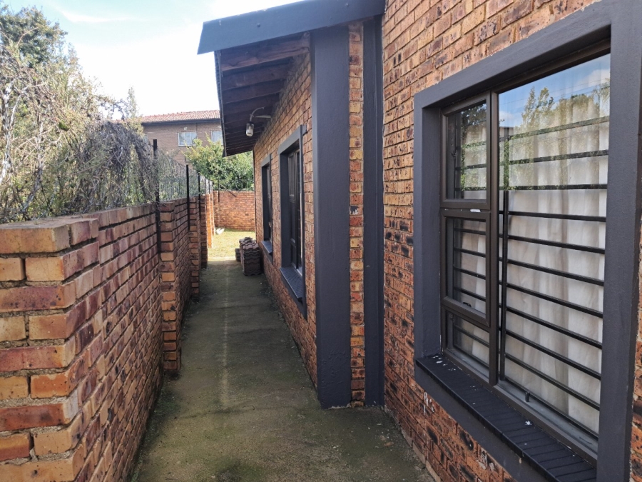 4 Bedroom Property for Sale in Actonville Gauteng
