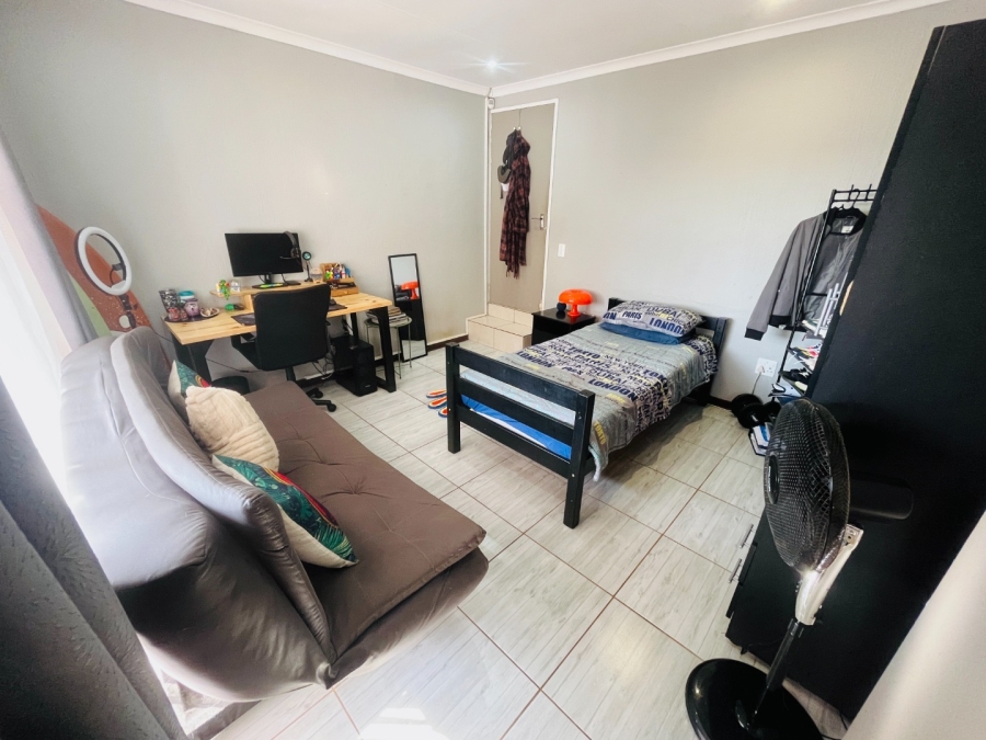 4 Bedroom Property for Sale in Meyersdal Gauteng