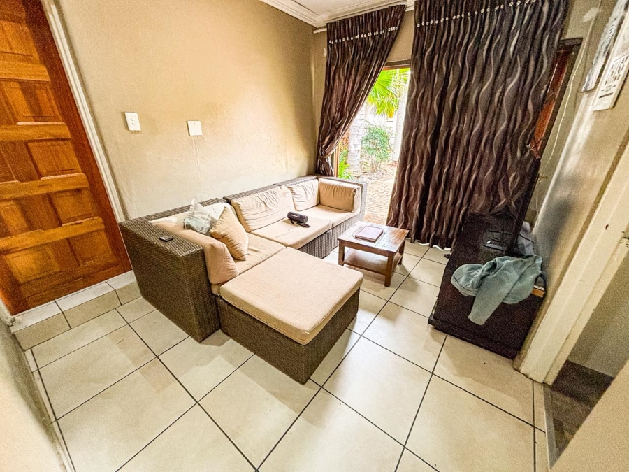 7 Bedroom Property for Sale in Brackenhurst Gauteng