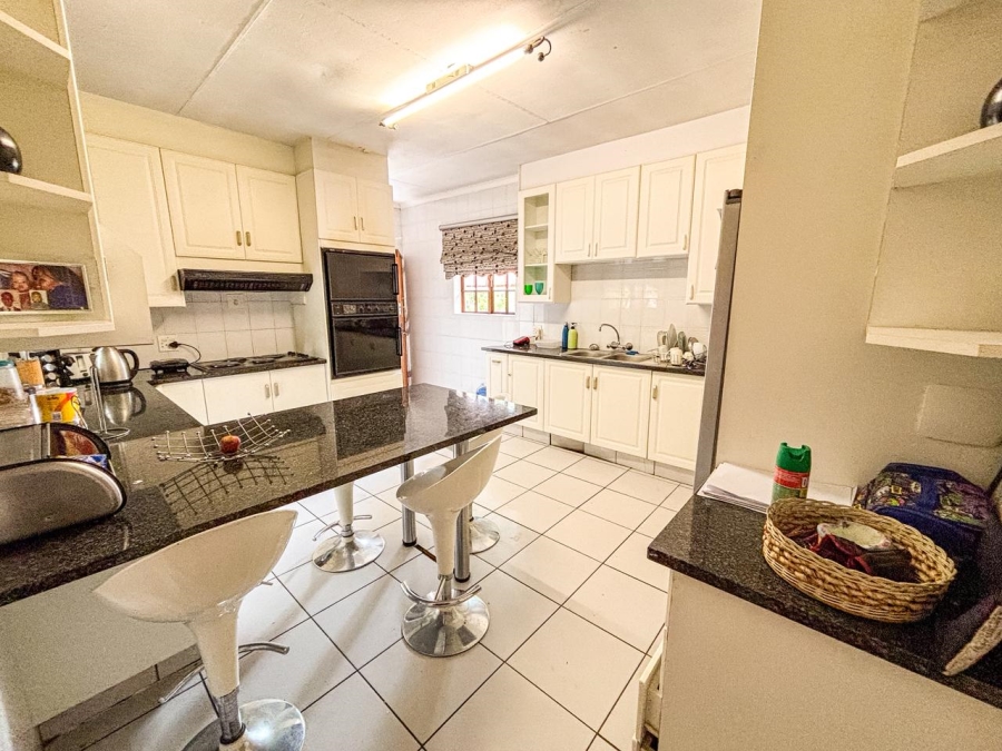 7 Bedroom Property for Sale in Brackenhurst Gauteng