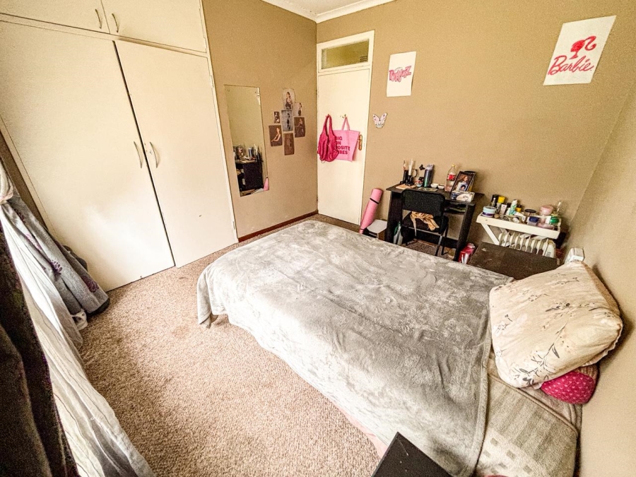 7 Bedroom Property for Sale in Brackenhurst Gauteng