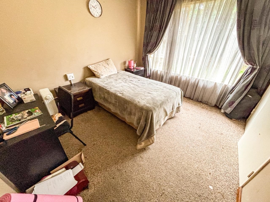 7 Bedroom Property for Sale in Brackenhurst Gauteng