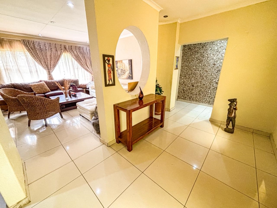 7 Bedroom Property for Sale in Brackenhurst Gauteng