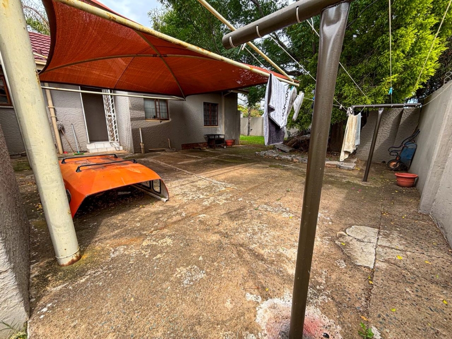 7 Bedroom Property for Sale in Brackenhurst Gauteng