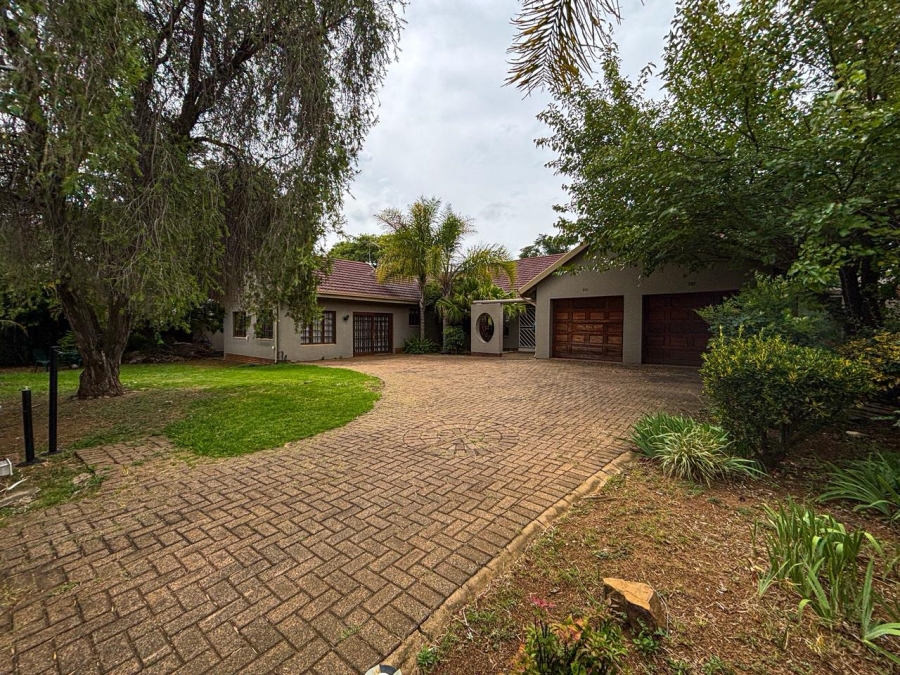 7 Bedroom Property for Sale in Brackenhurst Gauteng