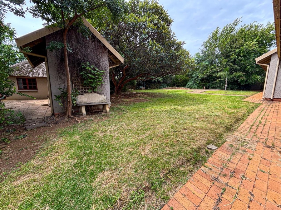 7 Bedroom Property for Sale in Brackenhurst Gauteng