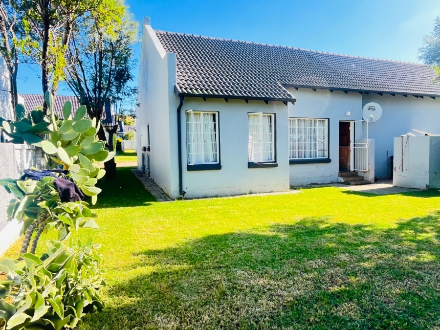 2 Bedroom Property for Sale in Magaliesberg Country Estate Gauteng