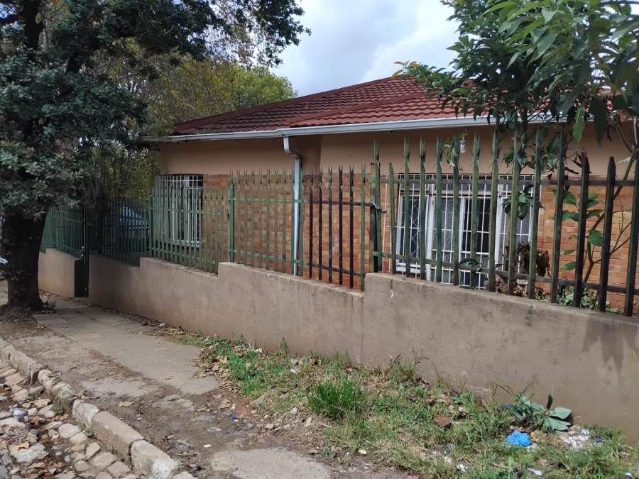 4 Bedroom Property for Sale in Bezuidenhout Valley Gauteng