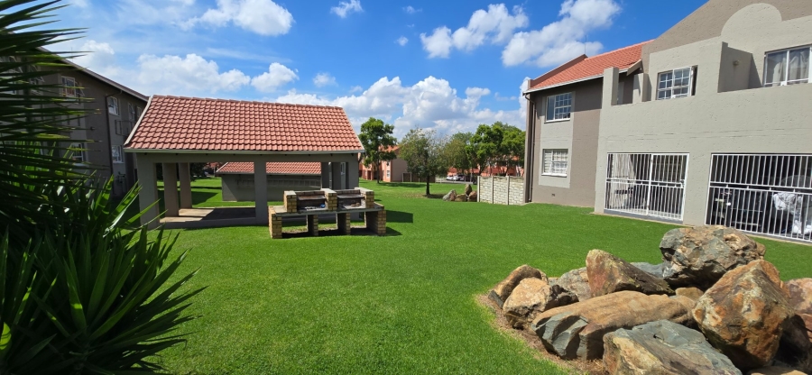 2 Bedroom Property for Sale in Meyersdal Gauteng