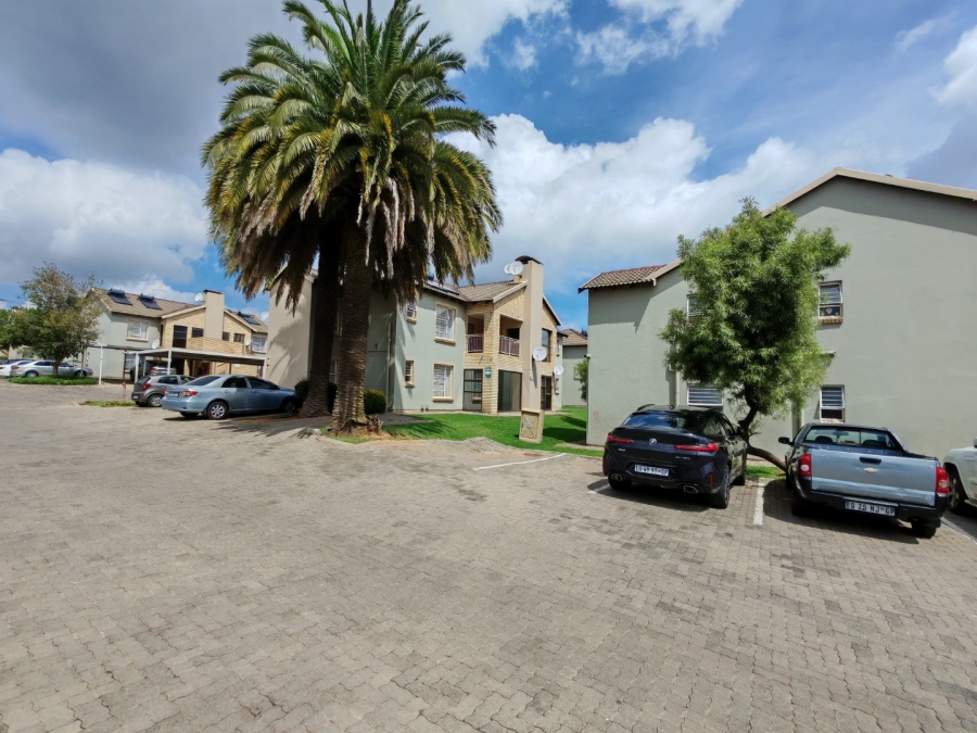 3 Bedroom Property for Sale in Restonvale A H Gauteng