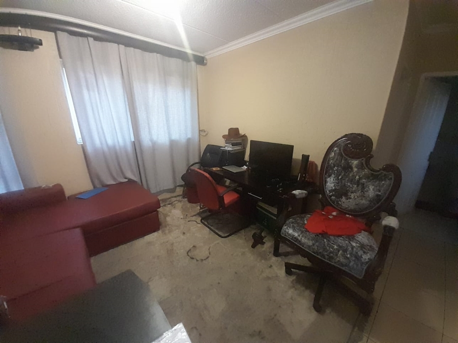 To Let 1 Bedroom Property for Rent in Ormonde View Gauteng
