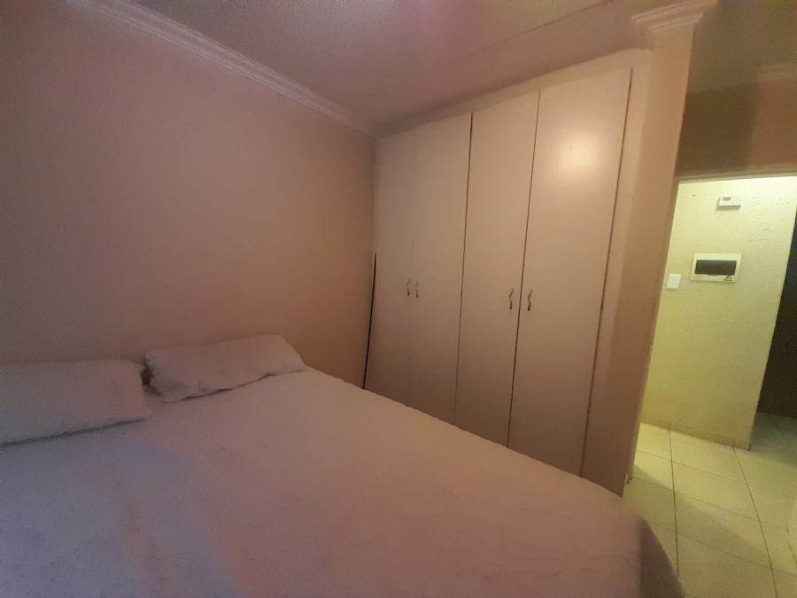 To Let 1 Bedroom Property for Rent in Ormonde View Gauteng