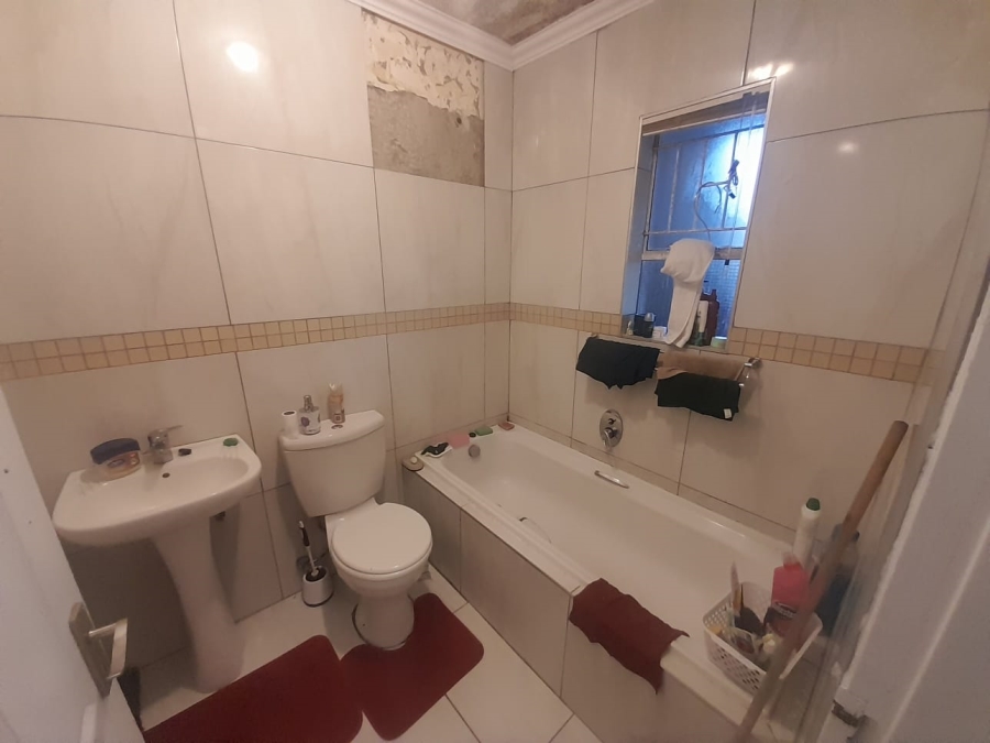 To Let 1 Bedroom Property for Rent in Ormonde View Gauteng