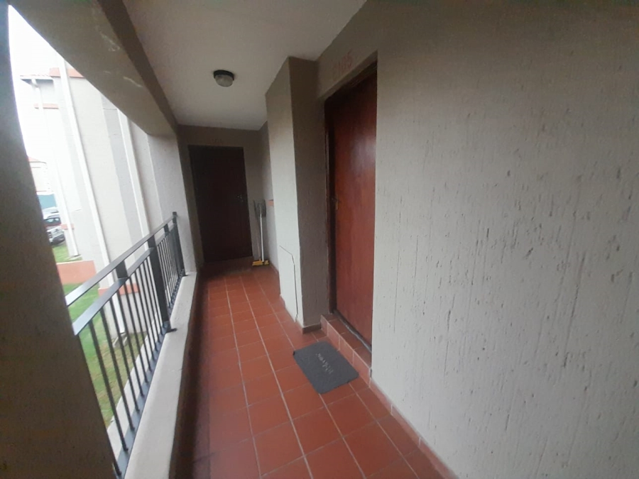 To Let 1 Bedroom Property for Rent in Ormonde View Gauteng