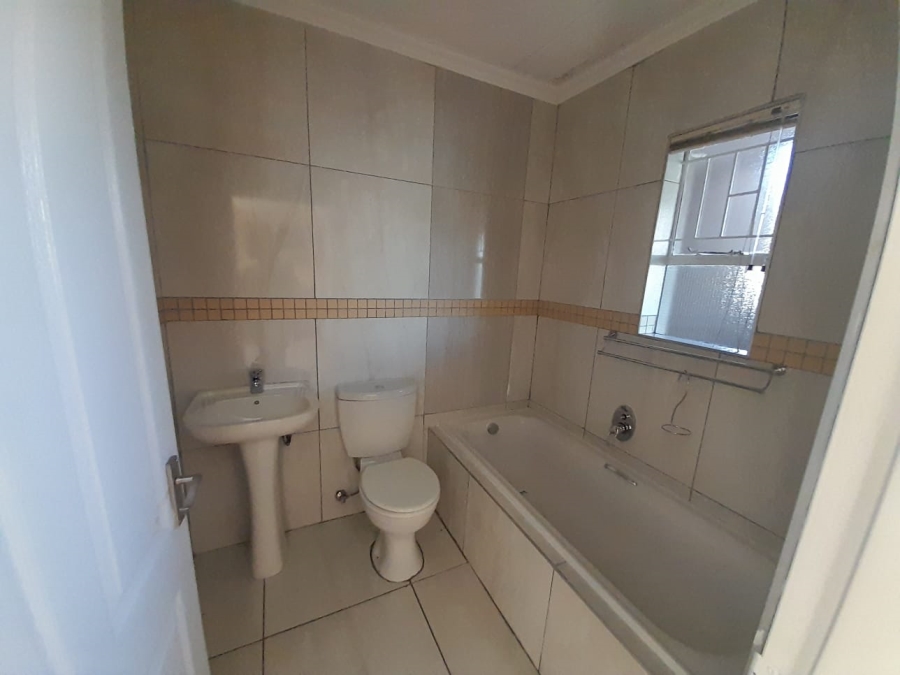 To Let 1 Bedroom Property for Rent in Ormonde View Gauteng