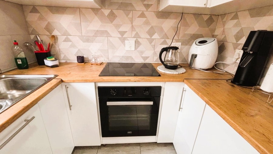  Bedroom Property for Sale in Eco Park Gauteng