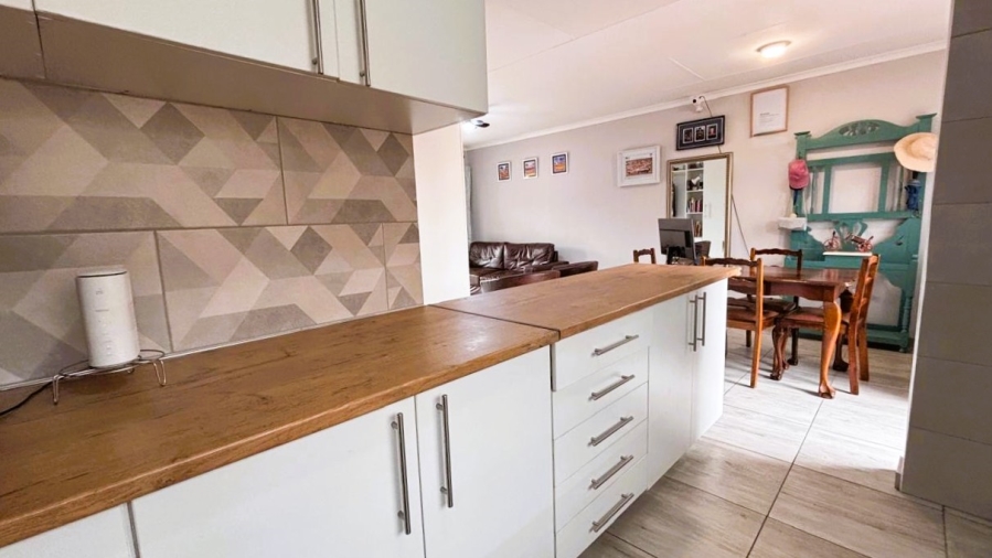  Bedroom Property for Sale in Eco Park Gauteng