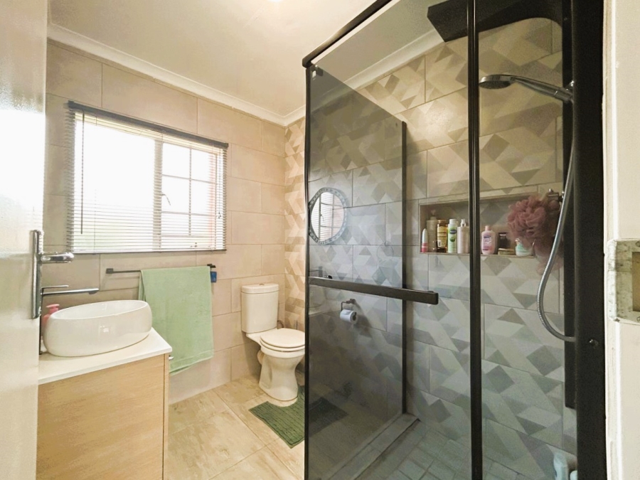  Bedroom Property for Sale in Eco Park Gauteng