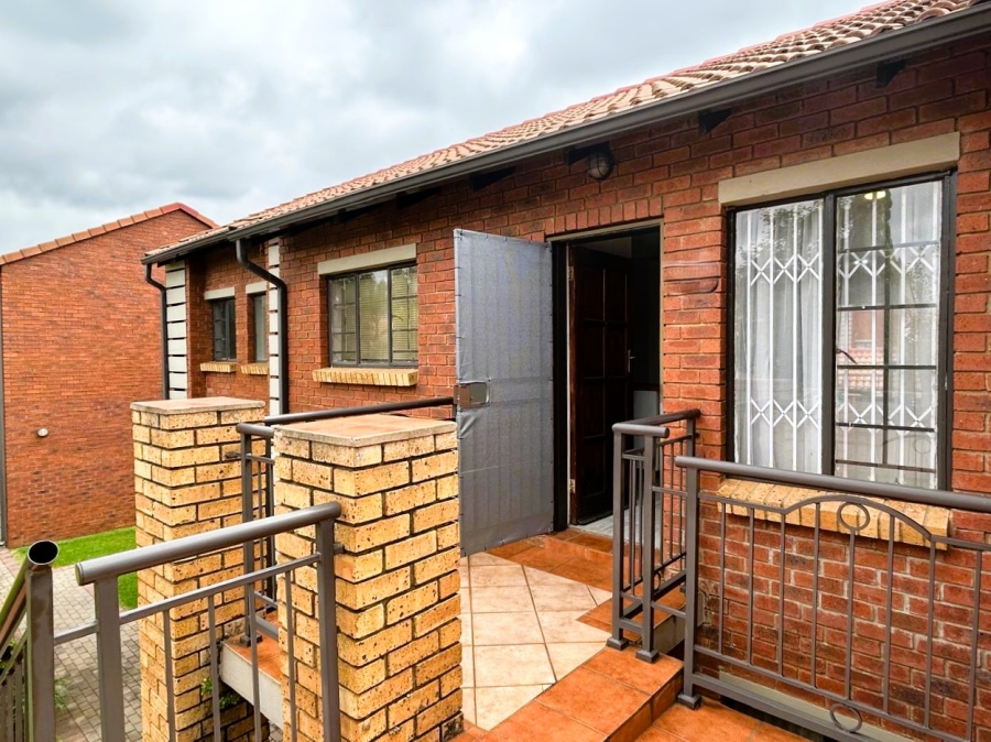  Bedroom Property for Sale in Eco Park Gauteng