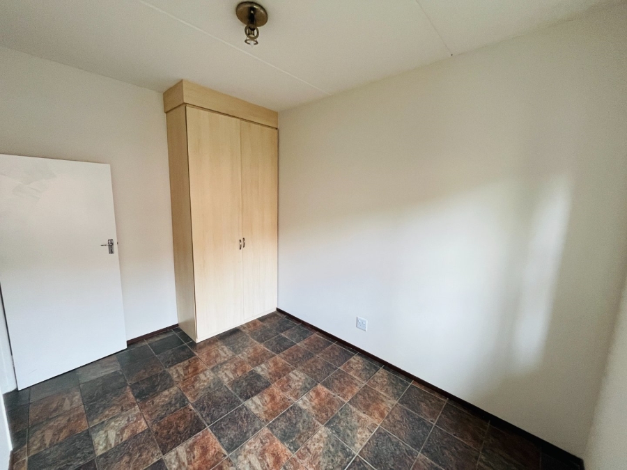 2 Bedroom Property for Sale in Lonehill Gauteng