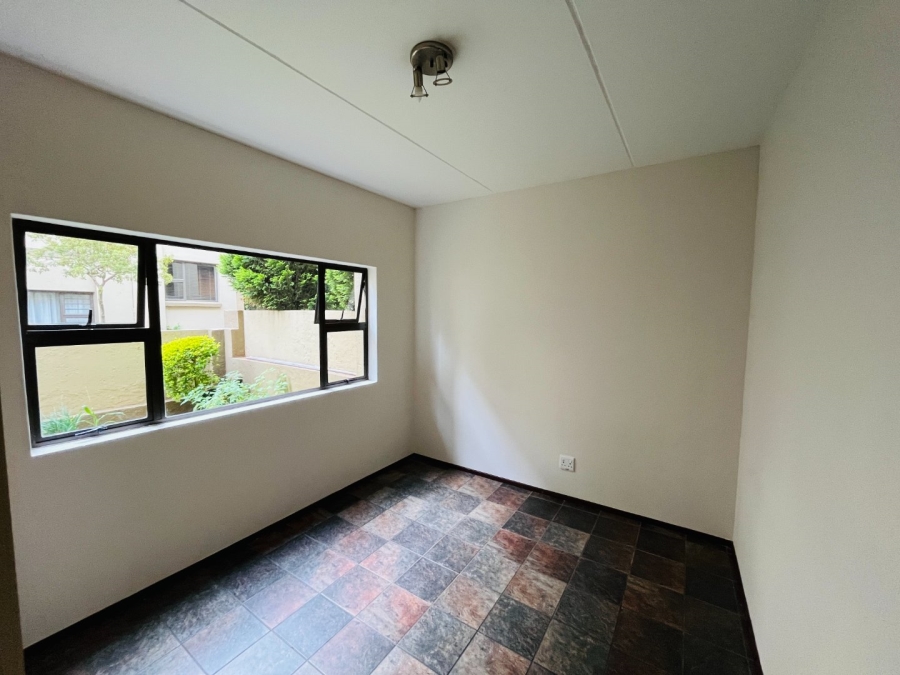 2 Bedroom Property for Sale in Lonehill Gauteng