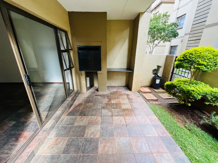 2 Bedroom Property for Sale in Lonehill Gauteng