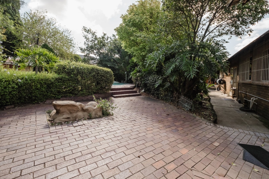 4 Bedroom Property for Sale in Chrisville Gauteng