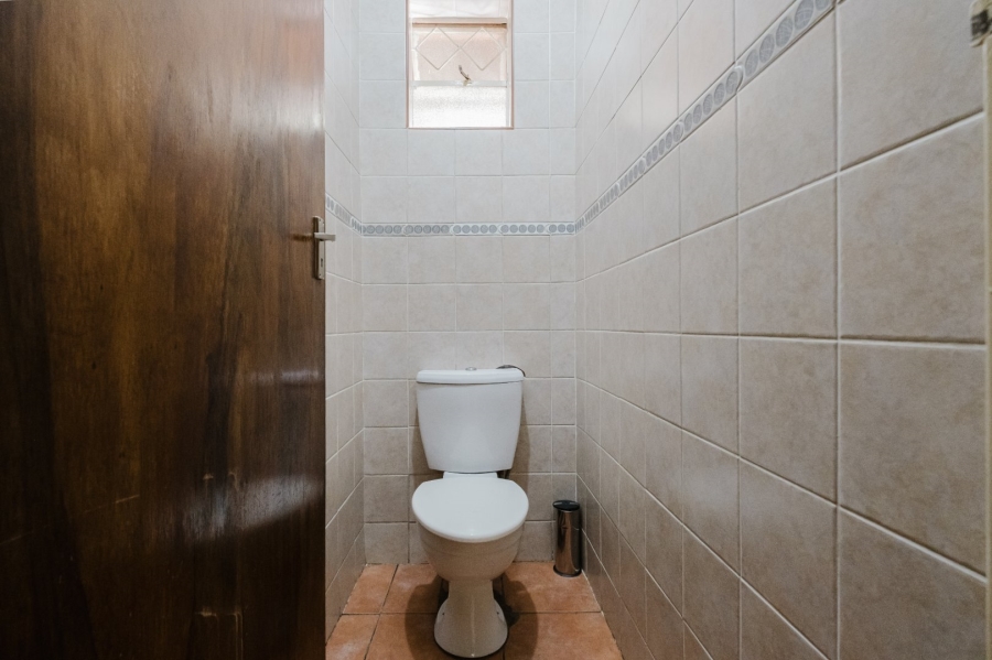 4 Bedroom Property for Sale in Chrisville Gauteng